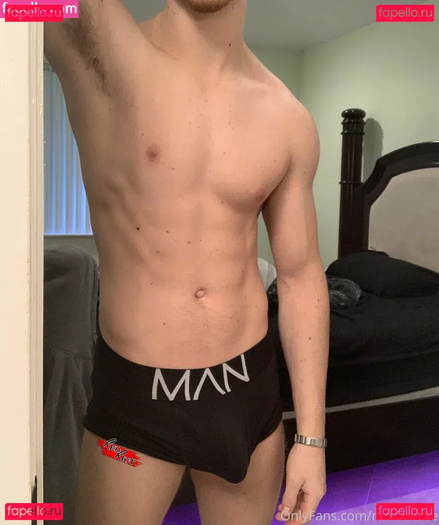 redriotfree Onlyfans Photo Gallery 
