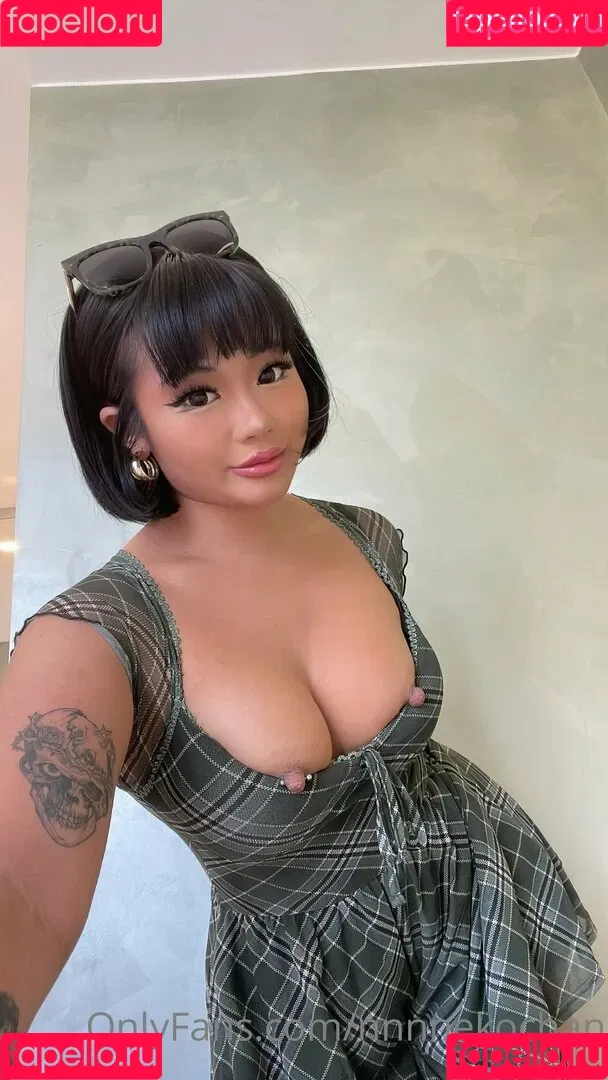 nnnneckochan Onlyfans Photo Gallery 