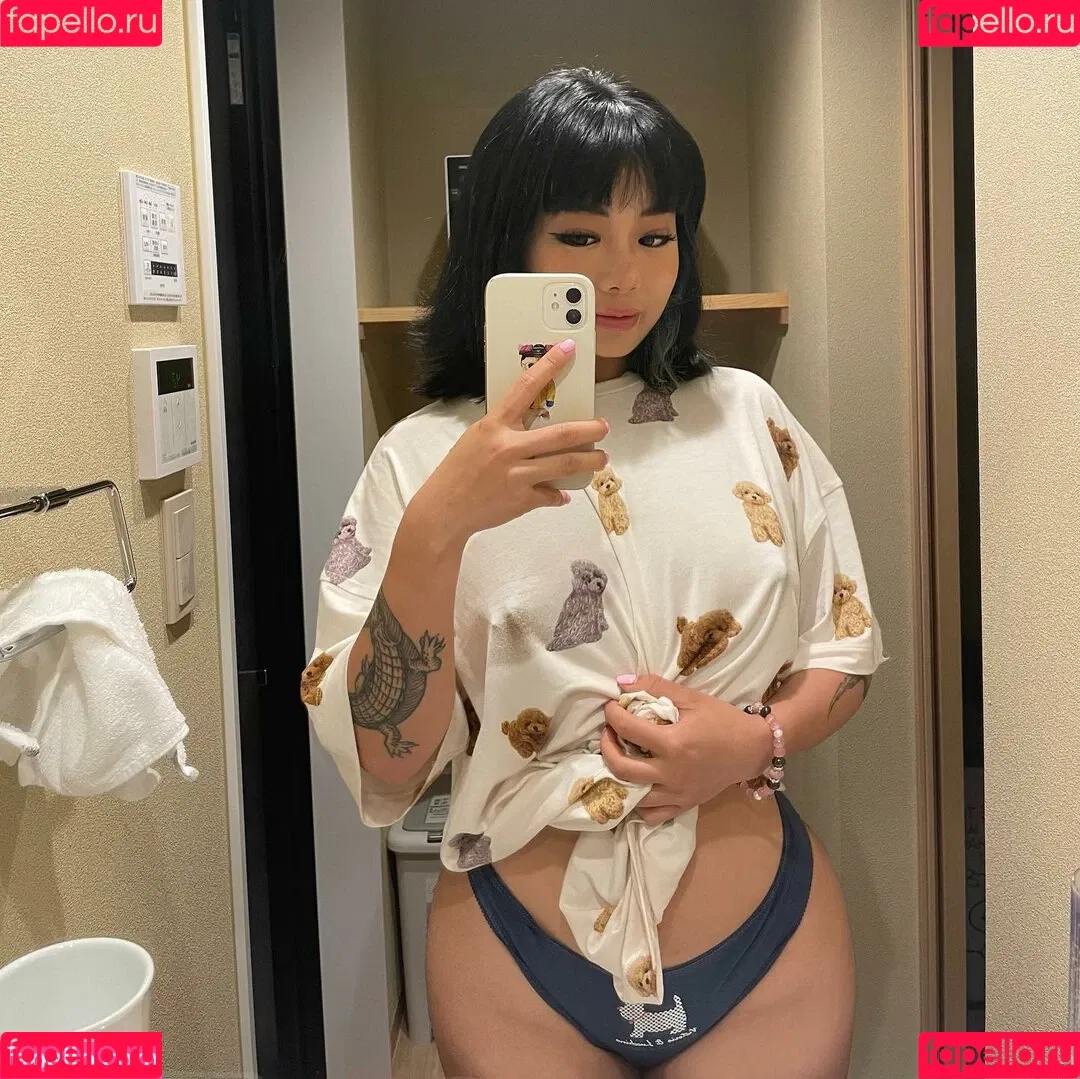 nnnneckochan Onlyfans Photo Gallery 