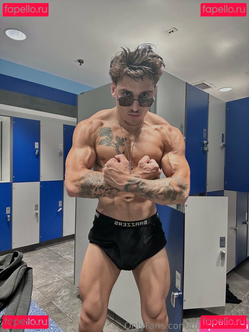 freevictorray / victorray Onlyfans Photo Gallery 