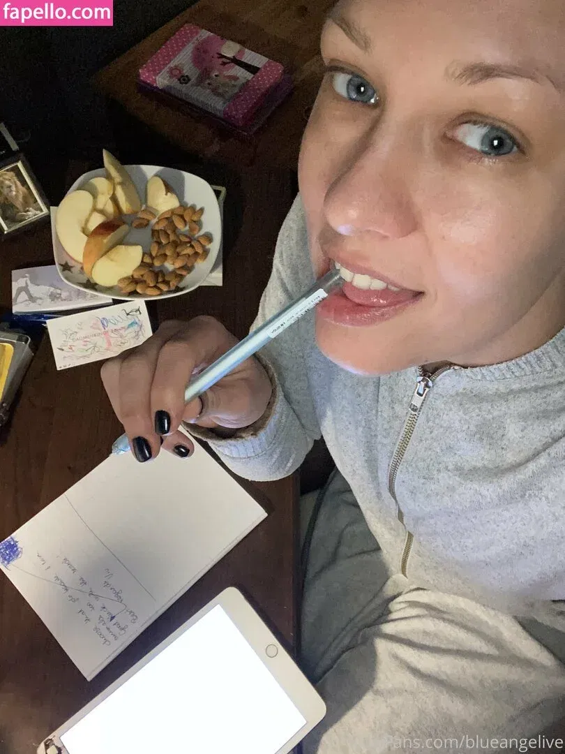 blueangelive Onlyfans Photo Gallery 