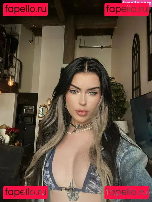 emmanorton Onlyfans Photo Gallery 