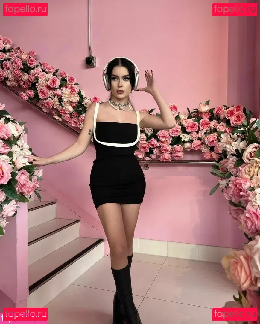 emmanorton Onlyfans Photo Gallery 