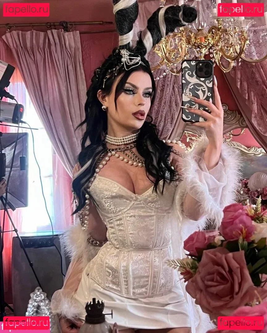 emmanorton Onlyfans Photo Gallery 