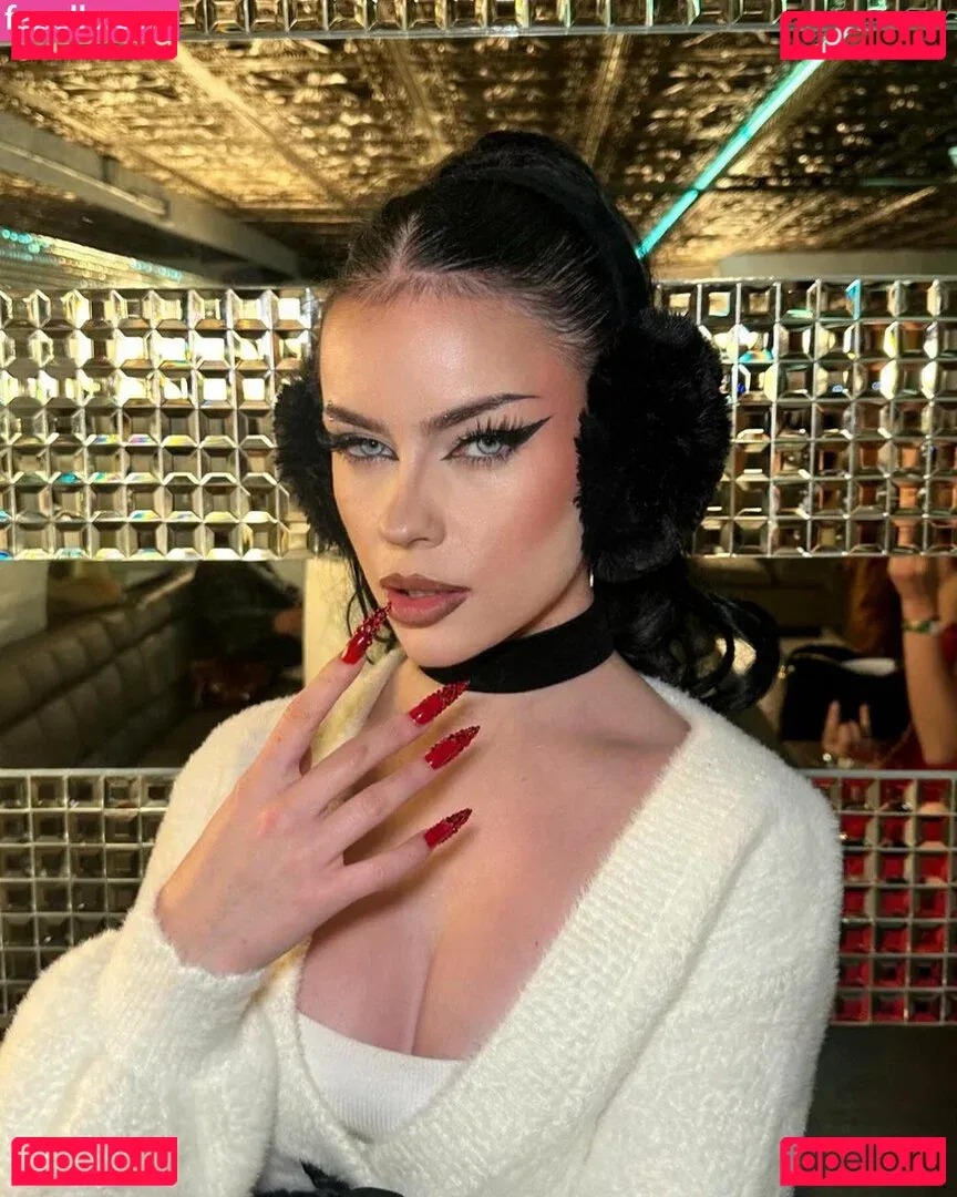 emmanorton Onlyfans Photo Gallery 