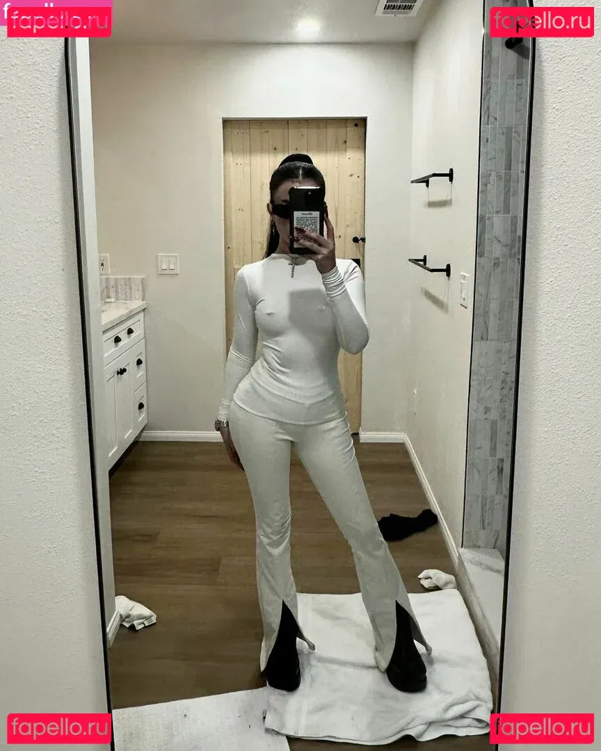 emmanorton Onlyfans Photo Gallery 