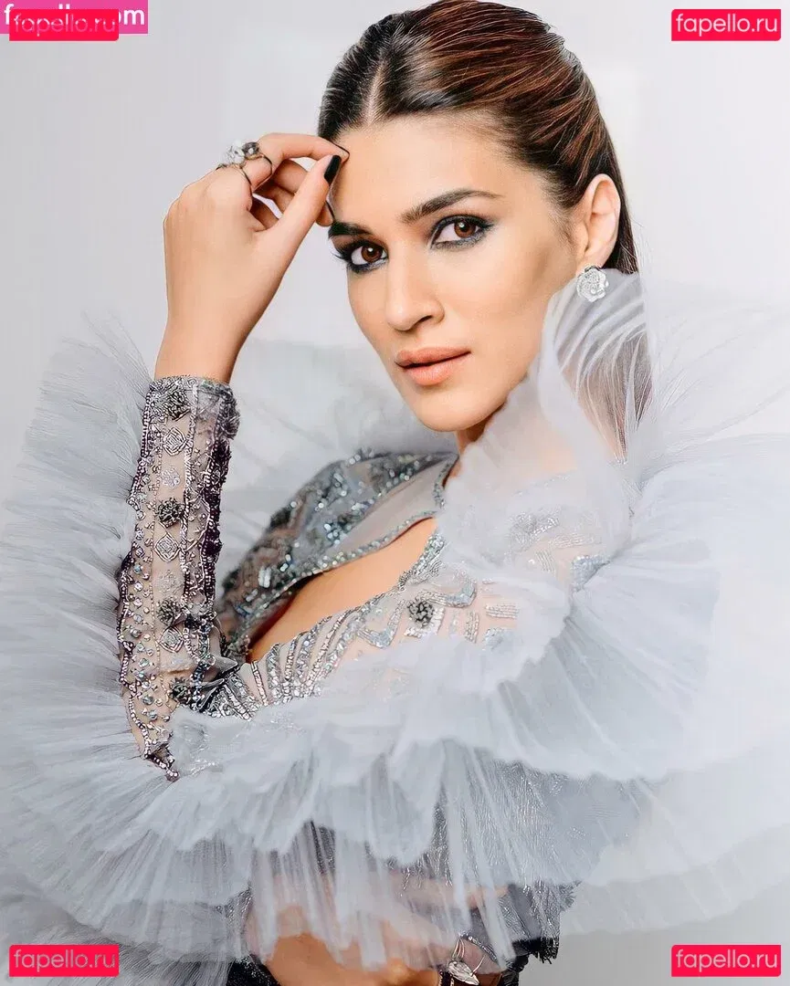 Kriti Sanon Onlyfans Photo Gallery 