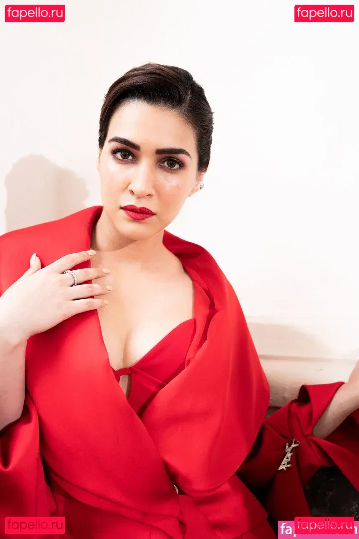 Kriti Sanon Onlyfans Photo Gallery 