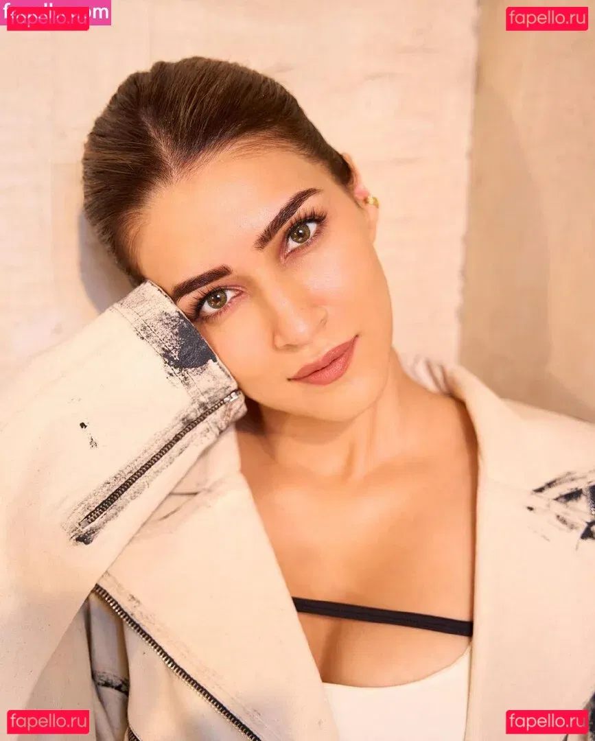 Kriti Sanon Onlyfans Photo Gallery 