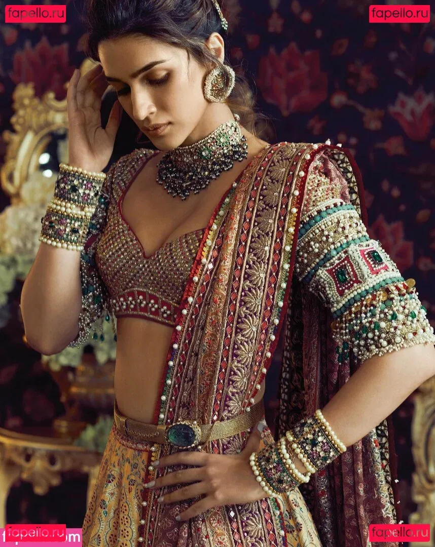 Kriti Sanon Onlyfans Photo Gallery 