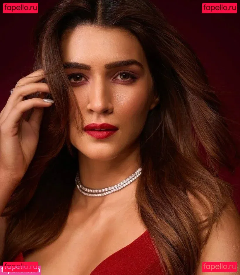 Kriti Sanon Onlyfans Photo Gallery 