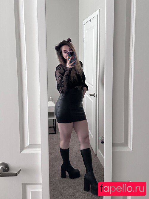 Sloane Skipper Wolf Nude Onlyfans Photo 27