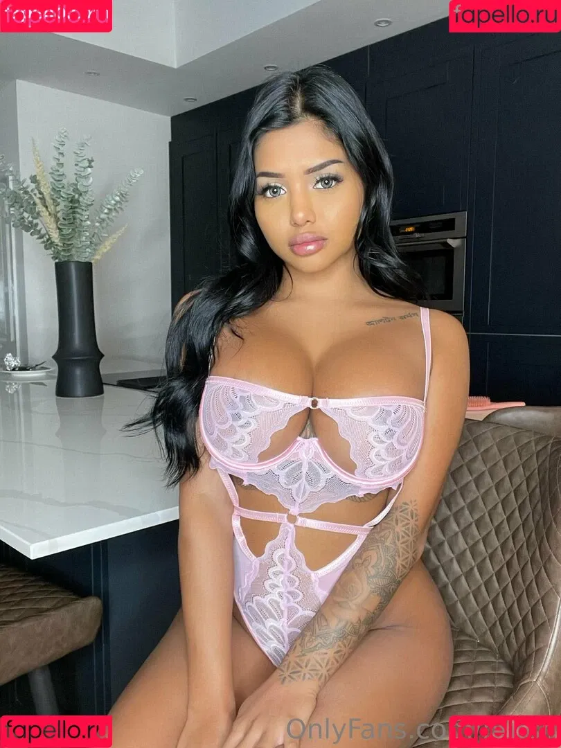 nursh Onlyfans Photo Gallery 