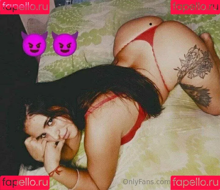 krisskissfree Onlyfans Photo Gallery 