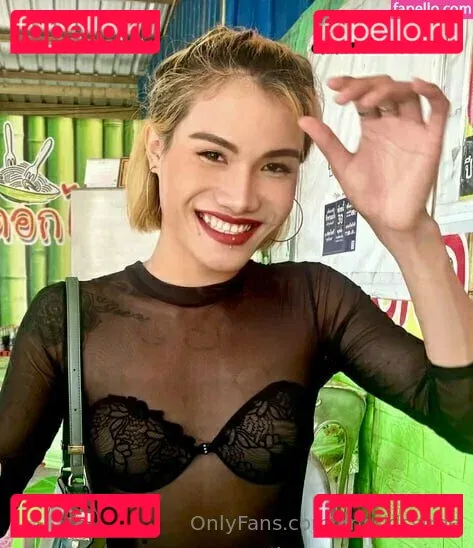 krisskissfree Onlyfans Photo Gallery 