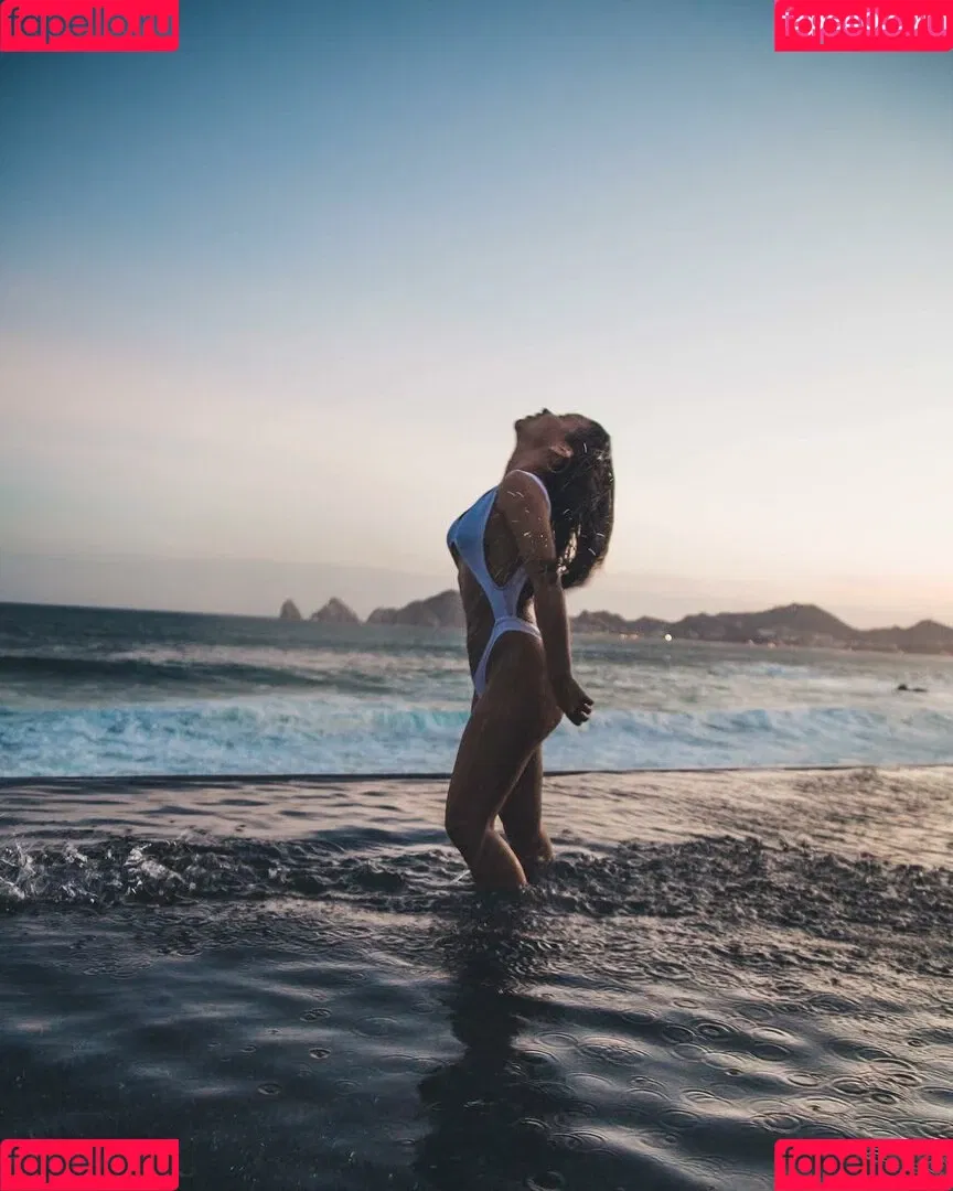 Cierra Ramirez Onlyfans Photo Gallery 