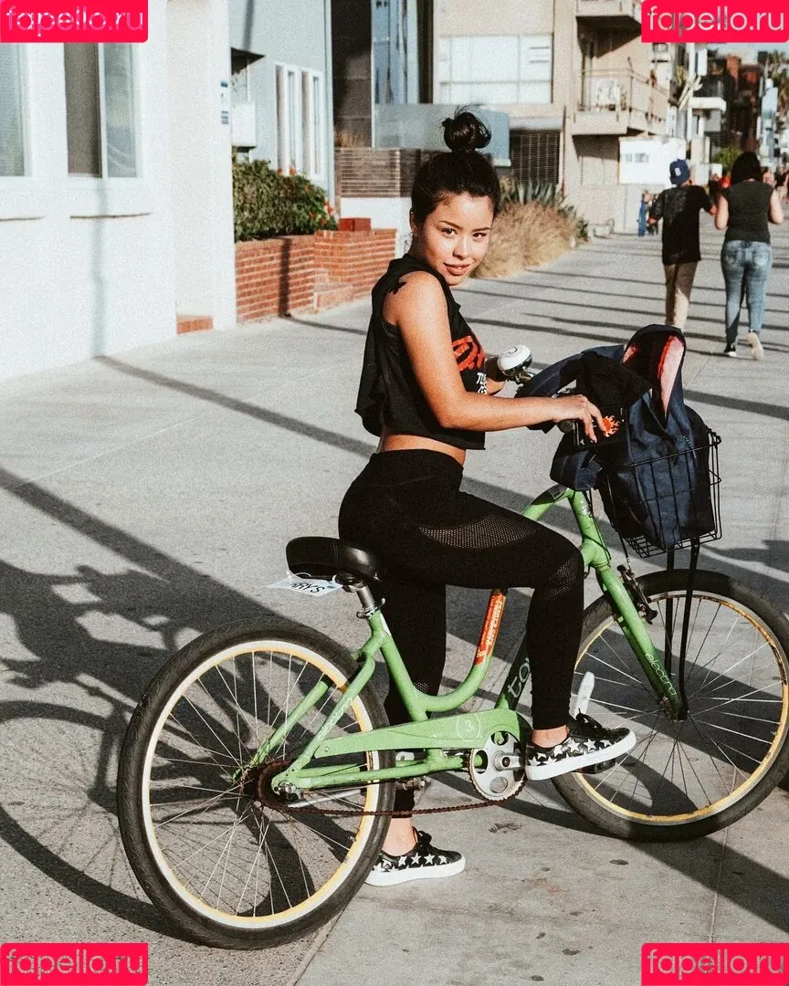 Cierra Ramirez Onlyfans Photo Gallery 