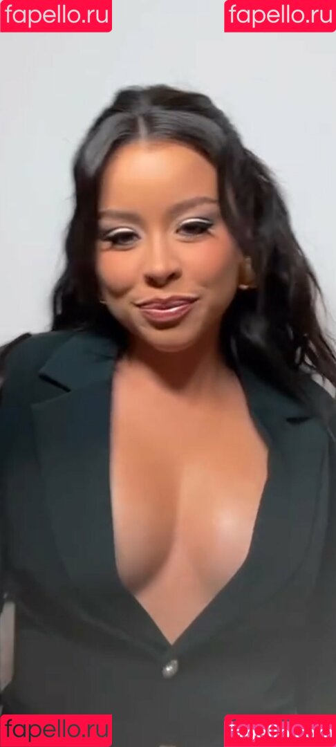 Cierra Ramirez Onlyfans Photo Gallery 