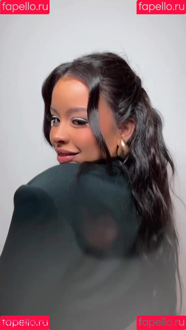 Cierra Ramirez Onlyfans Photo Gallery 