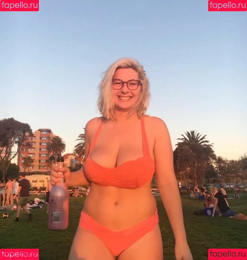 SliceOfSalami Onlyfans Photo Gallery 