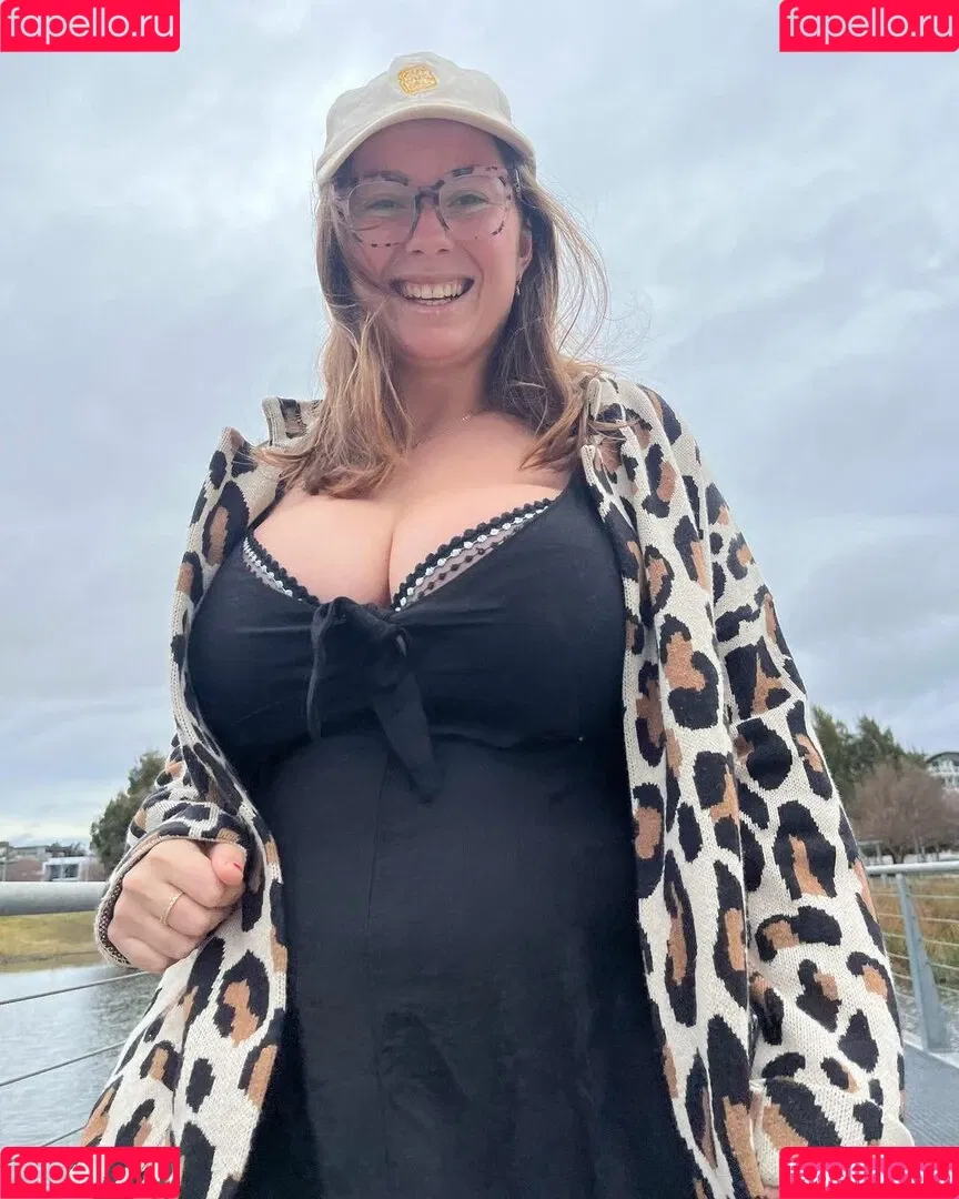 SliceOfSalami Onlyfans Photo Gallery 