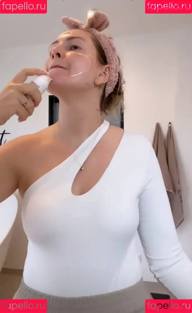 Maren Wolf Onlyfans Photo Gallery 