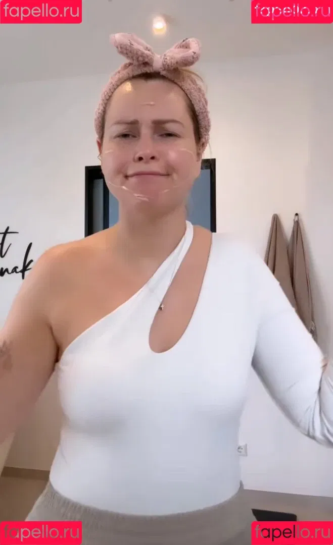 Maren Wolf Onlyfans Photo Gallery 