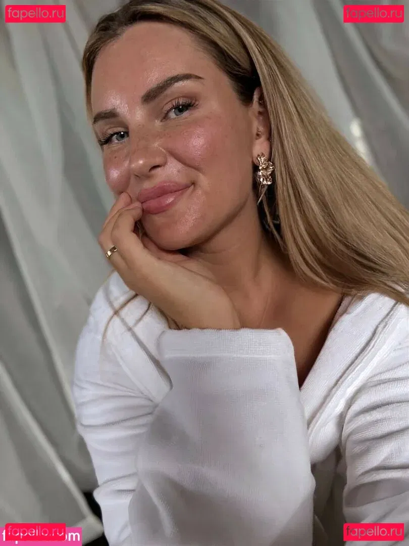 Maren Wolf Onlyfans Photo Gallery 