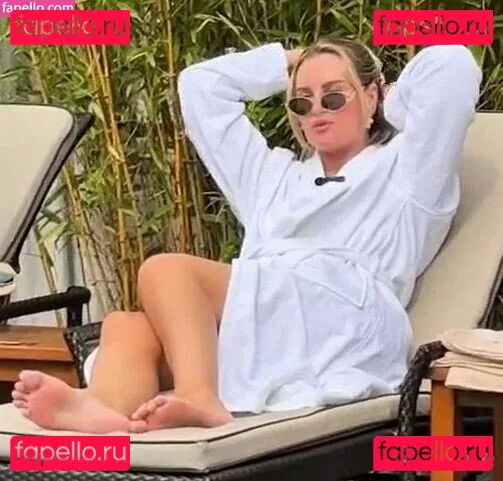 Maren Wolf Onlyfans Photo Gallery 