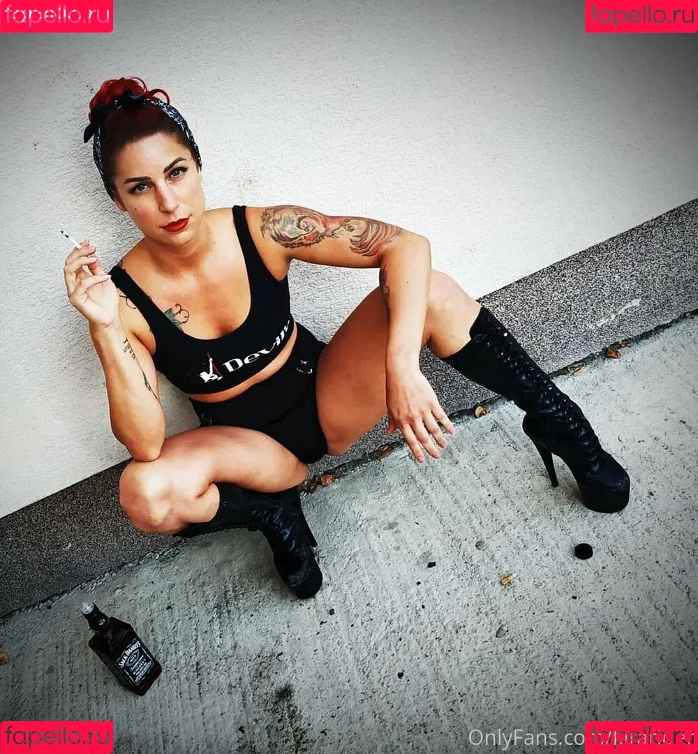 larraphoenix Onlyfans Photo Gallery 