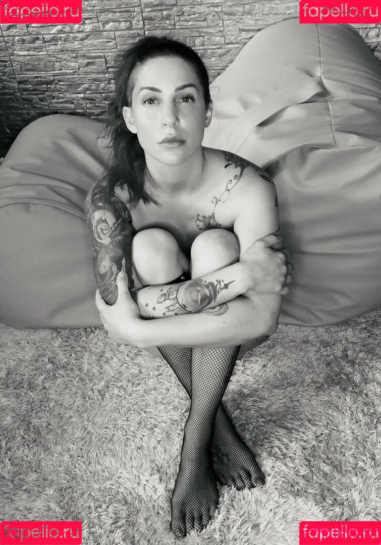 larraphoenix Onlyfans Photo Gallery 