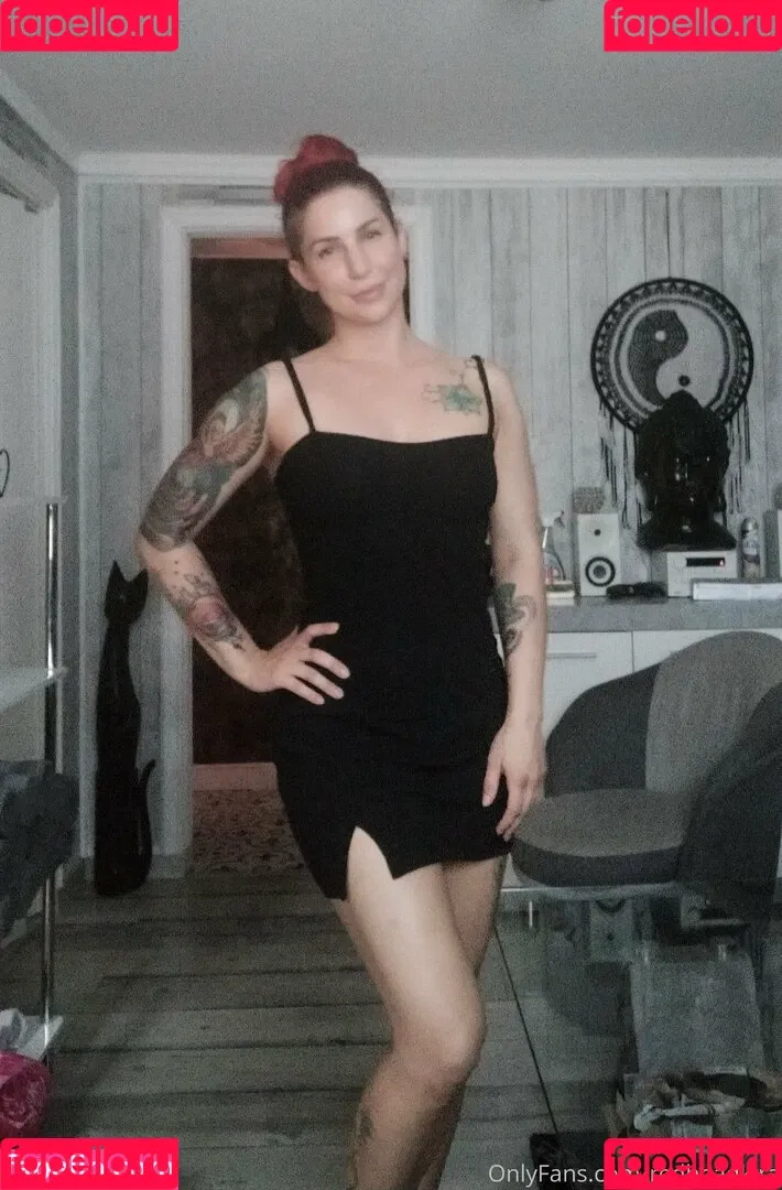 larraphoenix Onlyfans Photo Gallery 