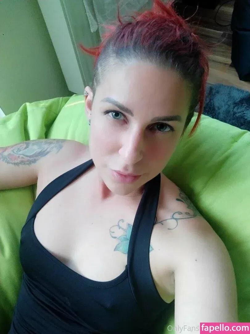 larraphoenix Onlyfans Photo Gallery 