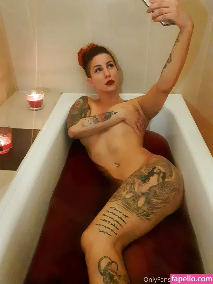 larraphoenix Onlyfans Photo Gallery 