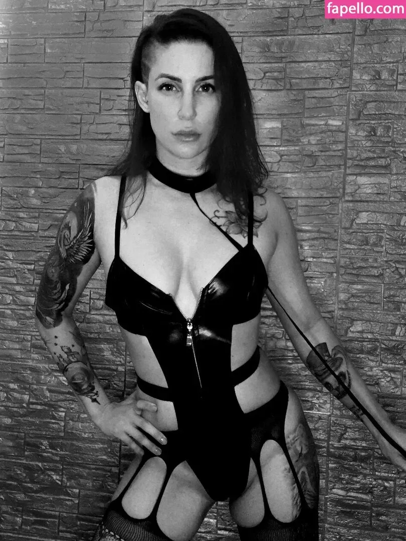 larraphoenix Onlyfans Photo Gallery 