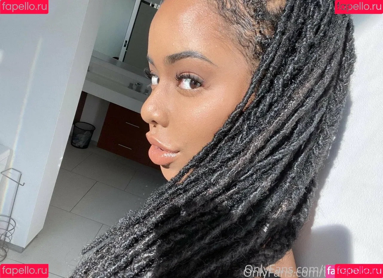 thekiranoir Onlyfans Photo Gallery 