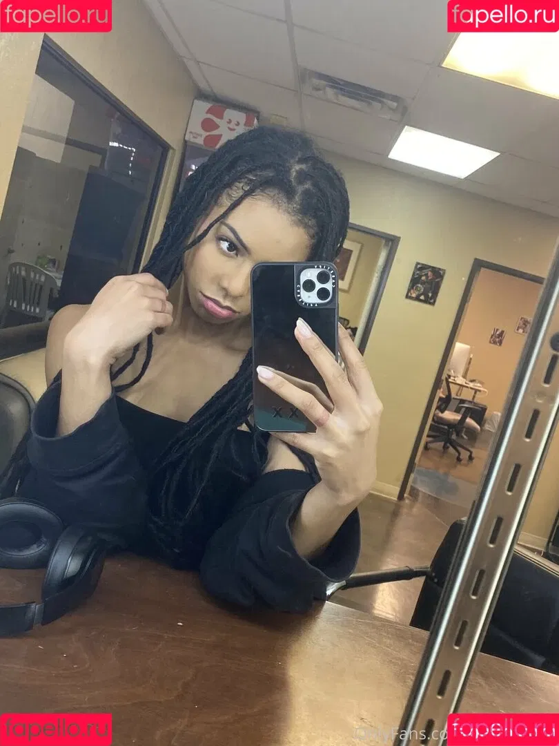 thekiranoir Onlyfans Photo Gallery 