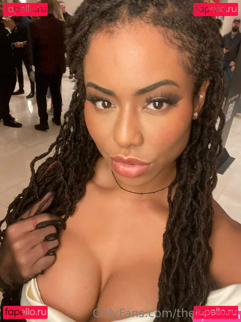 thekiranoir Onlyfans Photo Gallery 