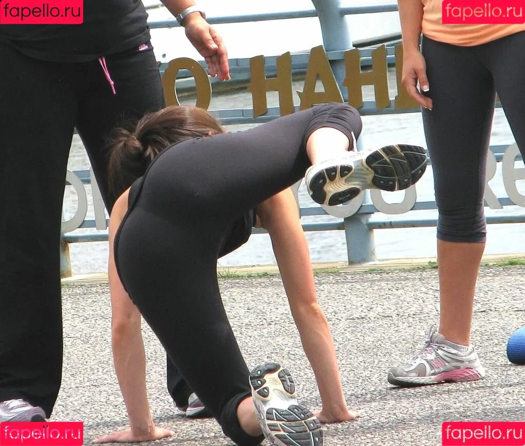 Kristin Kreuk Onlyfans Photo Gallery 