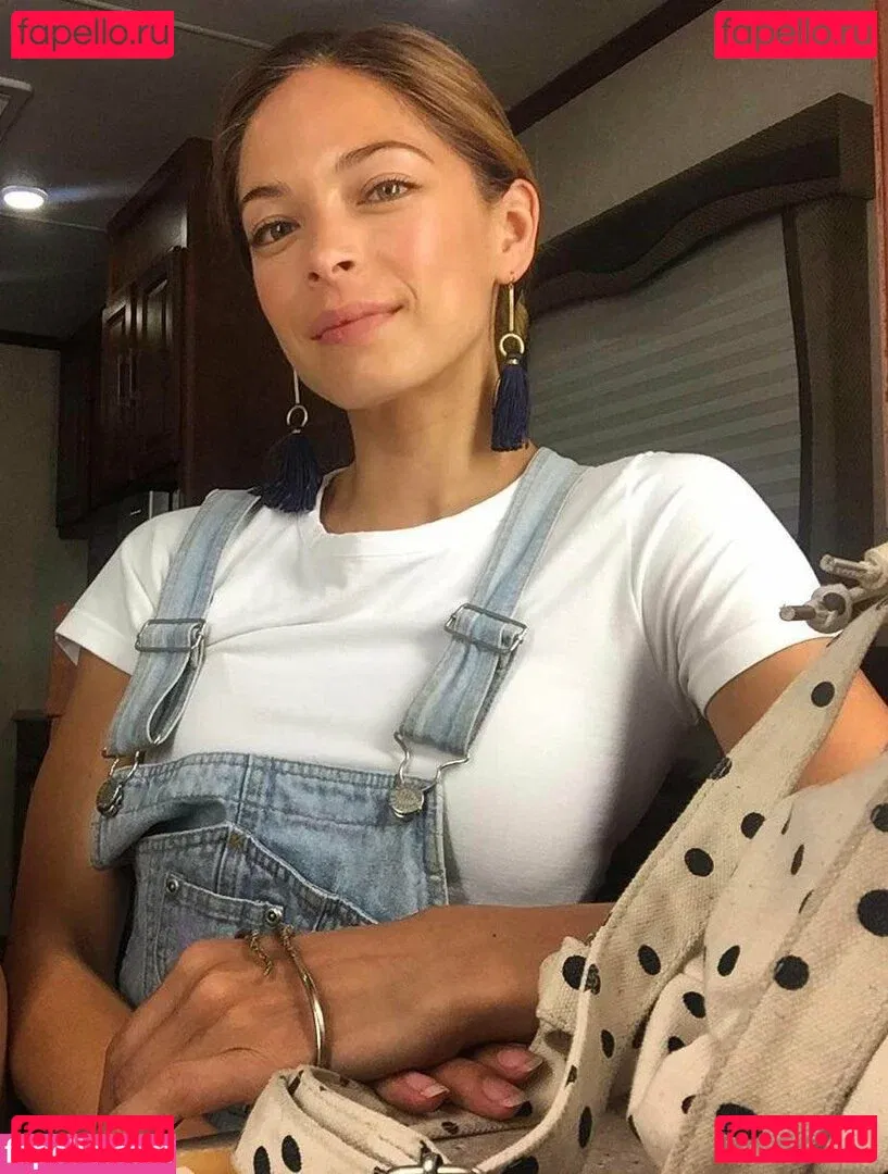 Kristin Kreuk Onlyfans Photo Gallery 