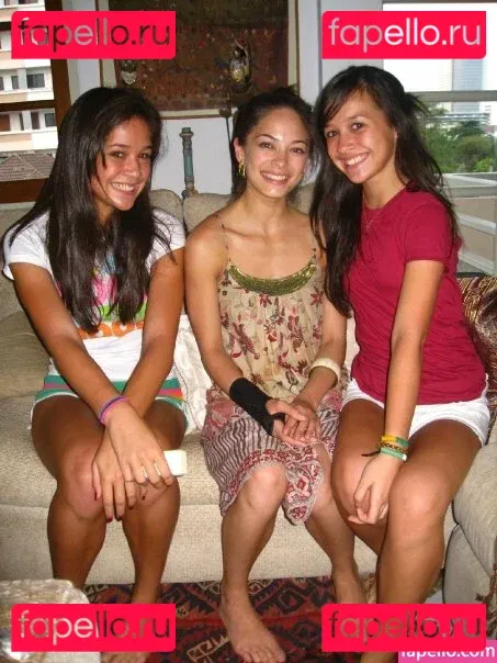 Kristin Kreuk Onlyfans Photo Gallery 