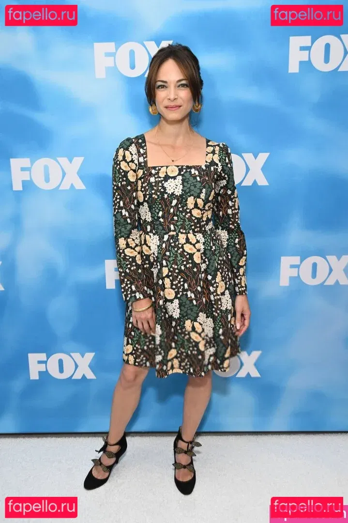 Kristin Kreuk Onlyfans Photo Gallery 