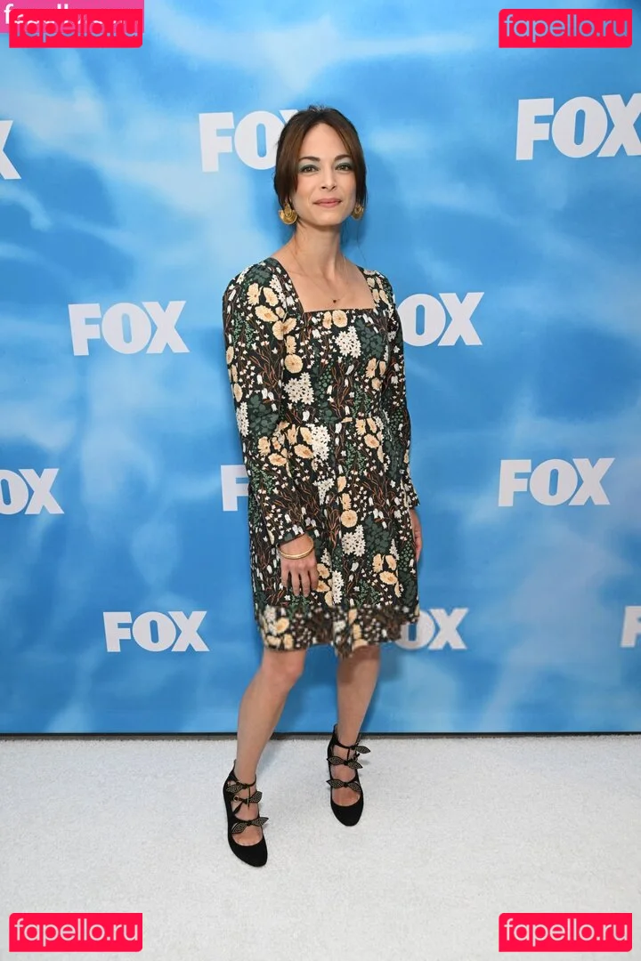 Kristin Kreuk Onlyfans Photo Gallery 