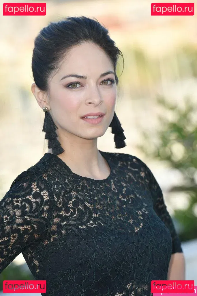 Kristin Kreuk Onlyfans Photo Gallery 