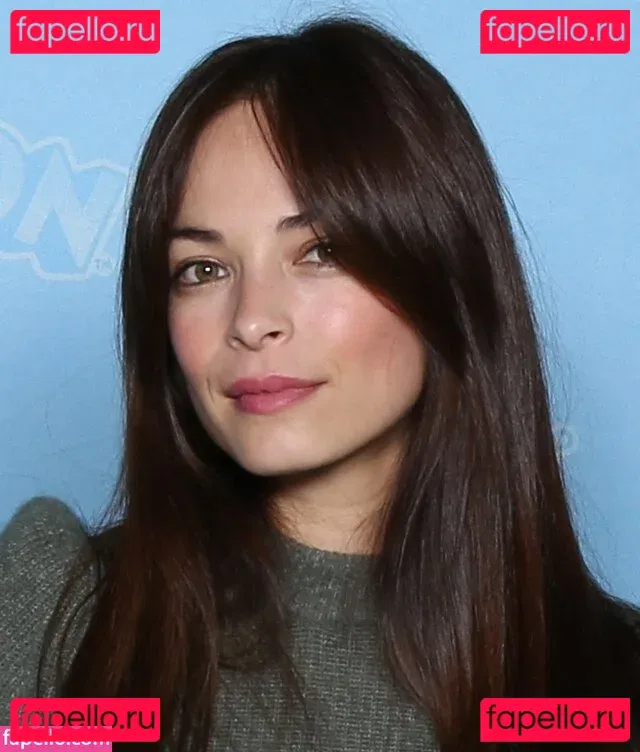 Kristin Kreuk Onlyfans Photo Gallery 