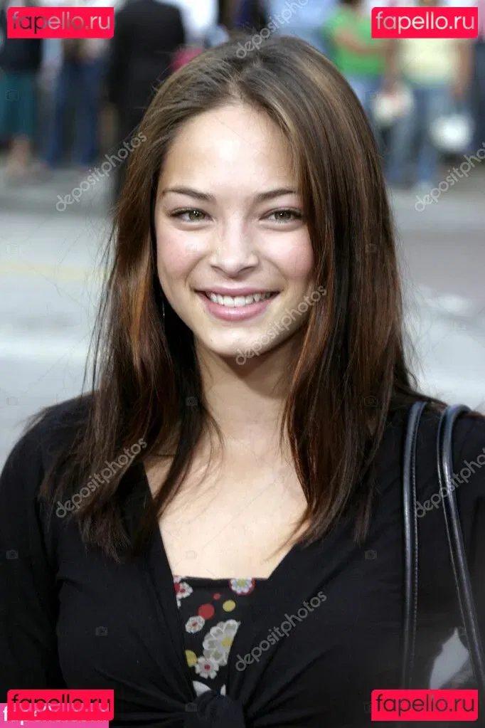 Kristin Kreuk Onlyfans Photo Gallery 