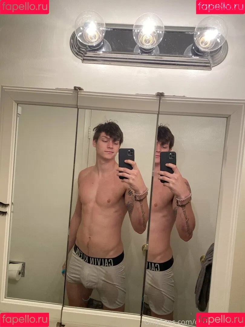 hungodeyfree Onlyfans Photo Gallery 