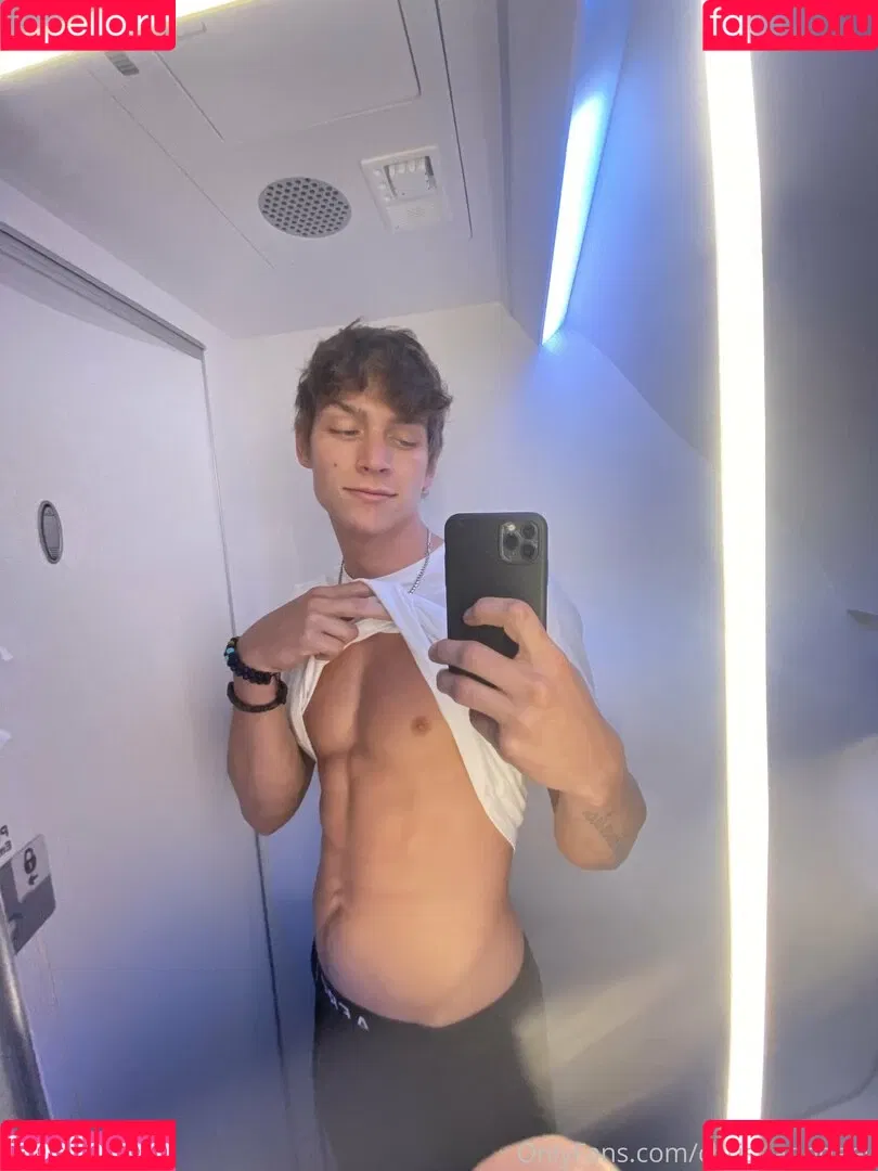 hungodeyfree Onlyfans Photo Gallery 