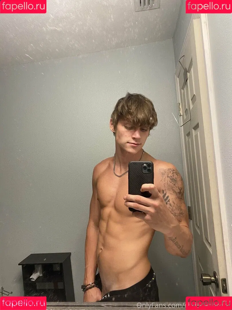 hungodeyfree Onlyfans Photo Gallery 