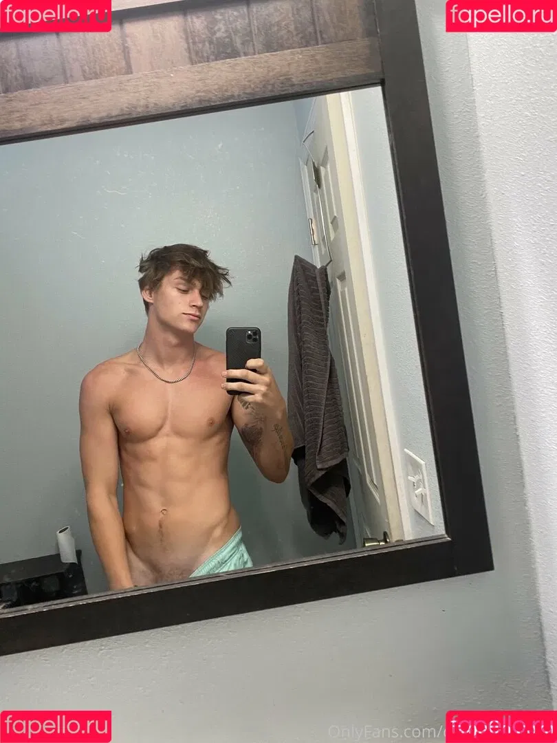 hungodeyfree Onlyfans Photo Gallery 